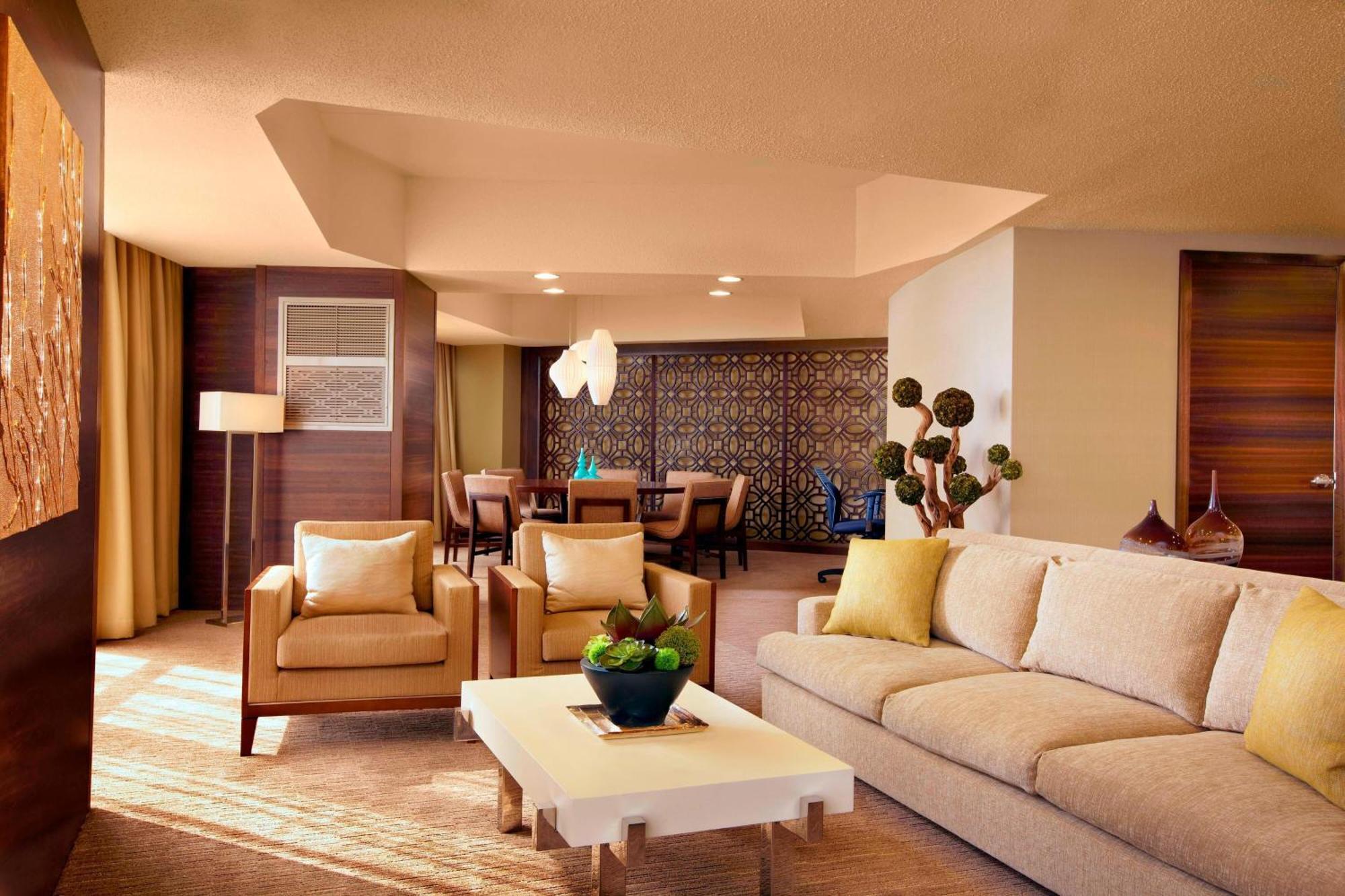 The Westin Bonaventure Hotel & Suites, Los Angeles Exterior photo